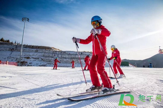 滑雪服是租还是买好(租的滑雪服干净吗) 滑雪服是租还是买好(租的滑雪服干净吗)
