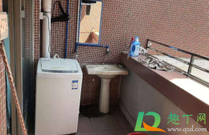 洗衣机衣服放多了会坏吗(洗太重的东西洗衣机会不会坏)