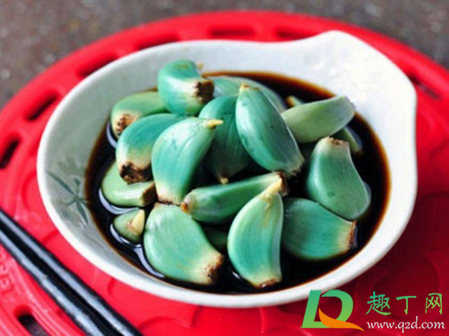 腊八蒜放盐了还会绿吗(腌制的腊八蒜不绿还能吃吗) 腊八蒜放盐了还会绿吗(腌制的腊八蒜不绿还能吃吗)
