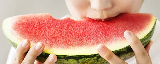 宝妈可以吃哪些水果(宝妈不能吃哪些水果)