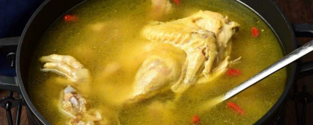 什么样的感冒不能喝鸡汤(感冒可不可以喝鸡汤)