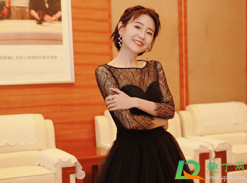 爱的厘米蓝俏俏后来怎么样了(《爱的厘米》蓝俏俏结局)