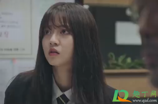 顶楼闵雪雅和露娜是同一个人吗(顶楼闵雪雅和安娜是同一个人吗)