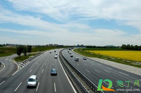 2021过小年高速路口收费吗(今天收高速费吗小车2021)