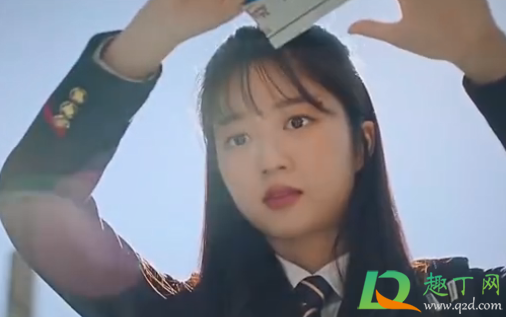 顶楼闵雪雅和露娜是同一个人吗(顶楼闵雪雅和安娜是同一个人吗)