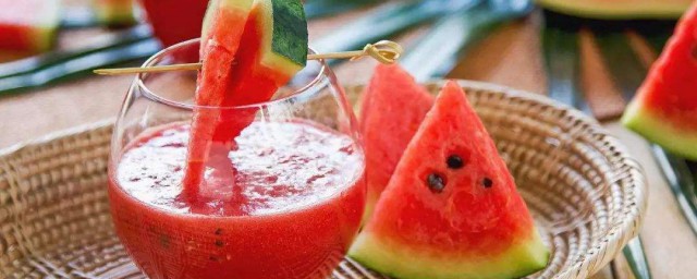 口腔溃疡可以吃西瓜吗(孕妇口腔溃疡可以吃西瓜吗)