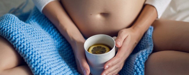 柠檬的酸味会伤害孕妇吗(孕妇喝柠檬酸会影响胎儿吗)