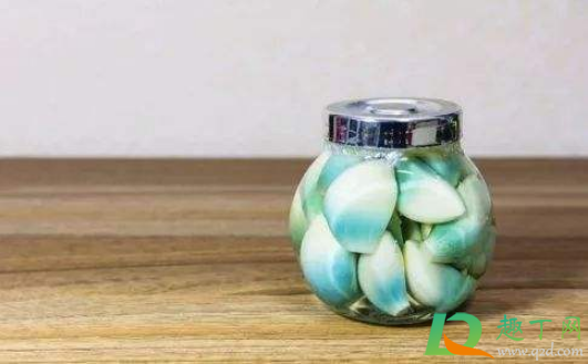 腊八蒜发黄是什么原因(腊八蒜发黄不发绿)