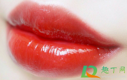 嘴角干裂口缺什么维生素(嘴干裂口子缺什么维生素)