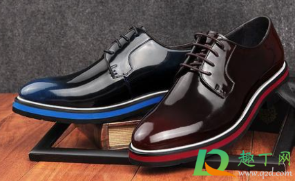 皮鞋怎么自己改色(怎么给皮鞋改色)