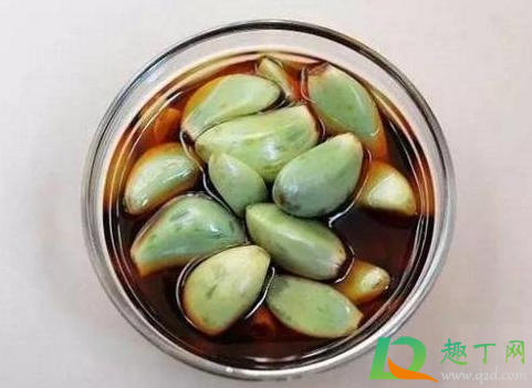 腊八蒜很酸吗(为什么我泡的腊八蒜特别酸)