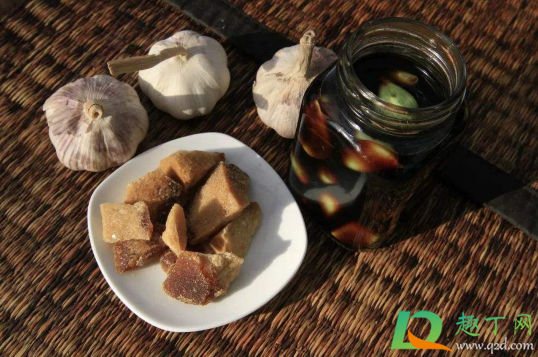 ​腊八蒜发蓝怎么回事