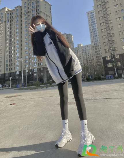 鲨鱼裤适合什么季节穿(鲨鱼裤搭配什么上衣冬季)