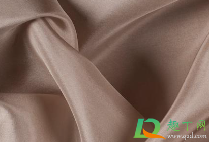 真丝材质用啥洗才好呢(真丝适合干洗吗)