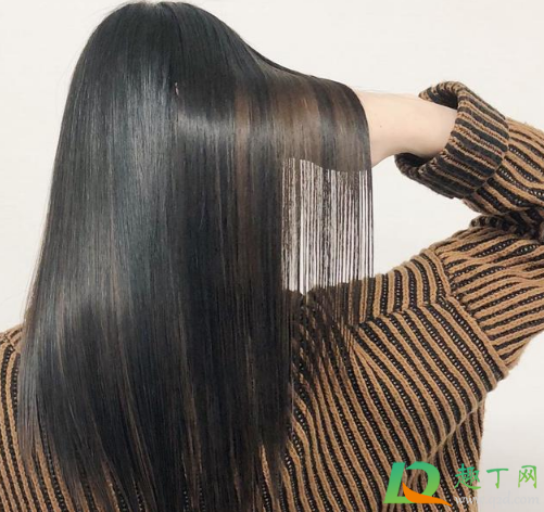 自来卷用直发梳效果怎么样(直发梳适合自然卷的头发用吗)