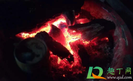 为什么烤火久了会头晕(烤火时头晕是怎么回事)