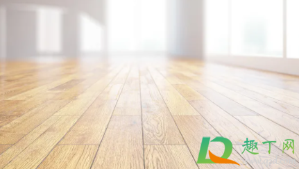 用地暖时可以开窗通风吗(开地暖要不要通风)