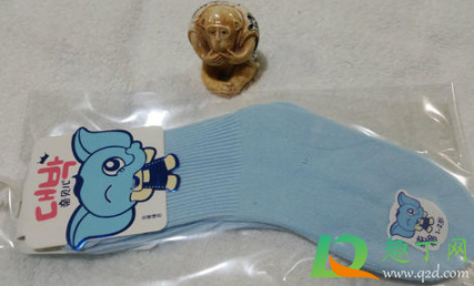 鞋子褪色到丝袜上怎么办(靴子掉色到袜子怎么处理) 鞋子褪色到丝袜上怎么办(靴子掉色到袜子怎么处理)