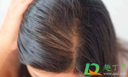 头皮长痘可以擦红霉素吗(头皮长痘可以涂红霉素软膏吗)