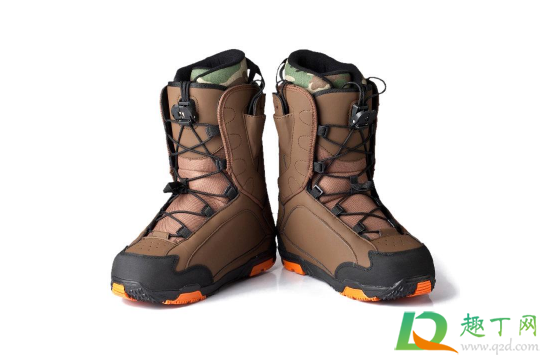 滑雪鞋硬度多少合适(滑雪场的鞋硬度是多少) 滑雪鞋硬度多少合适(滑雪场的鞋硬度是多少)