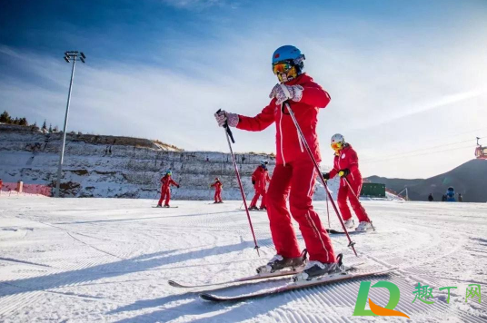 滑雪服可以水洗吗(滑雪服干洗还是水洗) 滑雪服可以水洗吗(滑雪服干洗还是水洗)