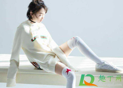 大腿根痒蜕皮怎么回事(大腿根处痒并且疙瘩和蜕皮)