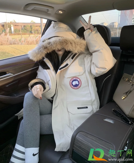 大鹅羽绒服都说米白色是假的(买的白鹅绒羽绒服,怎么认定是真是假) 大鹅羽绒服都说米白色是假的(买的白鹅绒羽绒服,怎么认定是真是假)