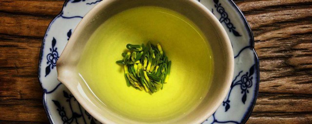 莲子心与五种食材搭配各有功效(莲子心吃什么作用)