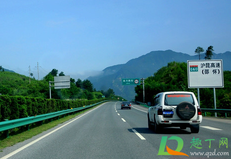 2021过小年高速路口收费吗(今天收高速费吗小车2021)