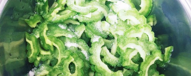 苦瓜中是否有草酸(苦瓜是否含有草酸)