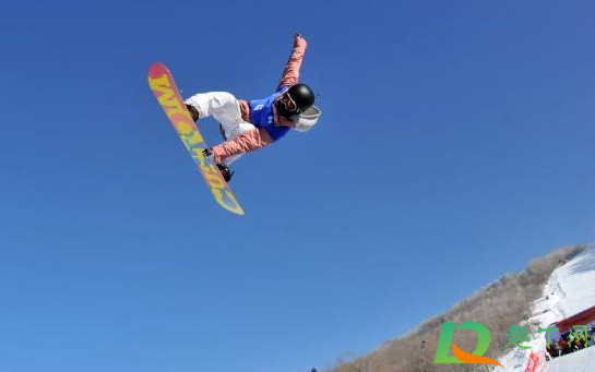 穿滑雪服里面的衣服要脱吗(去滑雪要带衣服吗) 穿滑雪服里面的衣服要脱吗(去滑雪要带衣服吗)