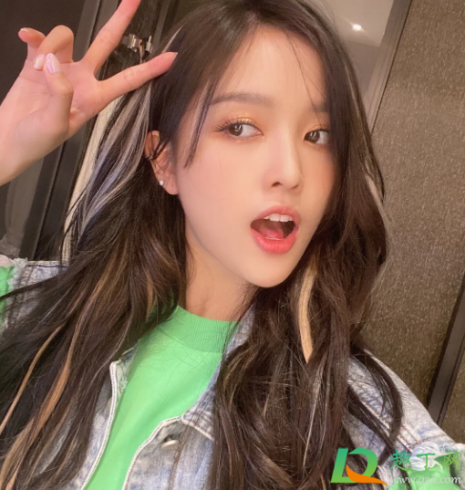 挂耳染和全染价格一样吗(全染加挂耳染价钱会更贵吗)