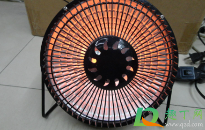 取暖器放床边会着火吗(取暖器上放衣服会着火吗) 取暖器放床边会着火吗(取暖器上放衣服会着火吗)