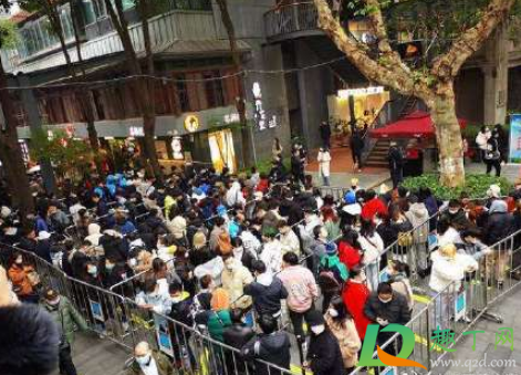 茶颜悦色排队朋友圈文案怎么发(饮茶朋友圈文案)