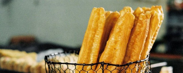 炸油条发面小窍门(不用发面炸油条的做法)