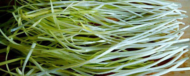 韭黄与韭菜的区别(黄韭和韭菜有什么区别)