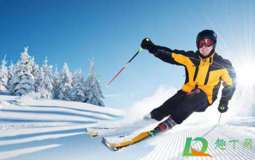 滑雪服用什么洗衣液好(滑雪服能用洗衣机洗吗)