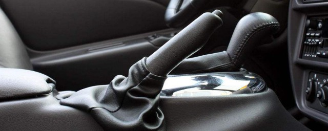 原来手刹的松紧是这么调的(手刹时松时紧)