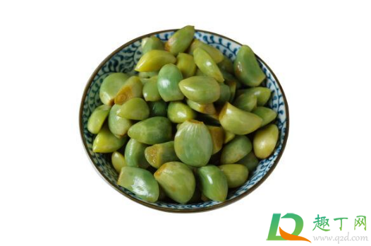 泡腊八蒜要放九度米醋吗(腌制腊八蒜用几度的米醋好)