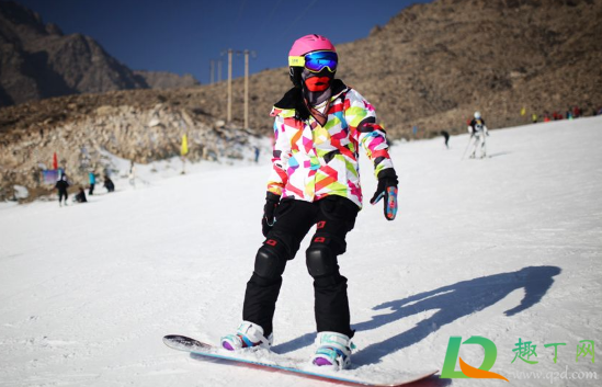 滑雪服是租还是买好(租的滑雪服干净吗) 滑雪服是租还是买好(租的滑雪服干净吗)