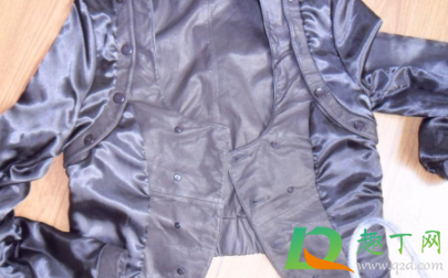 黑色皮衣发霉白点怎么处理(黑色的皮衣发霉泛白) 黑色皮衣发霉白点怎么处理(黑色的皮衣发霉泛白)