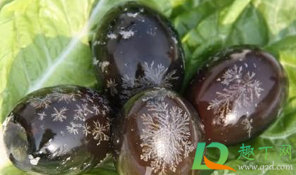 怎么看皮蛋是不是坏掉了(怎么知道皮蛋是不是坏了)