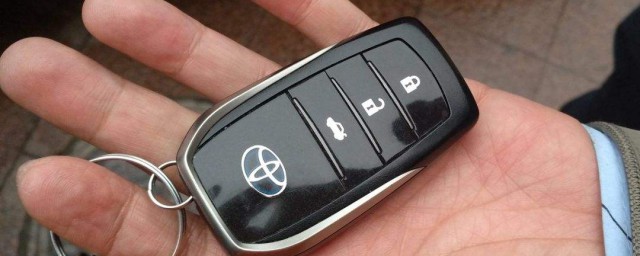 汽车遥控钥匙上的按键都表示什么意思(汽车遥控钥匙上面的按键)