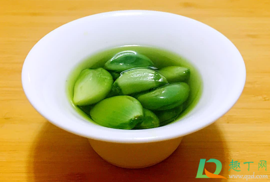 腊八蒜是甜的还是咸的(咸蒜和腊八蒜一样吗)