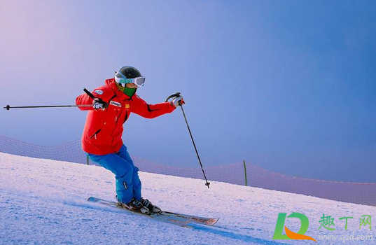 滑雪鞋需要穿多大码(滑雪鞋一般穿大一码)