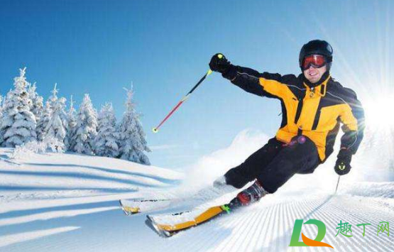 滑雪鞋是直接穿还是套着鞋穿(滑雪鞋里面还用穿鞋吗)