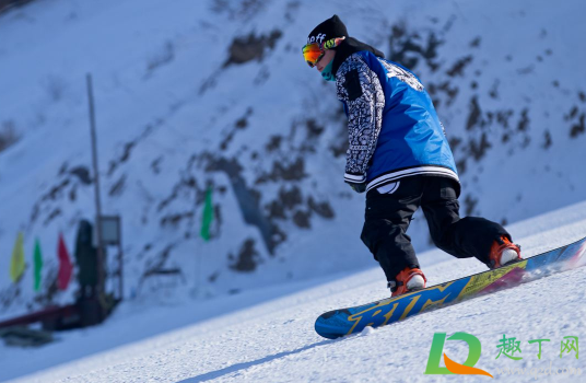 滑雪鞋是标准码吗(滑雪鞋鞋码怎么选)