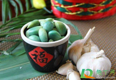 腊八蒜放糖好还是不放糖好(腊八蒜不加糖可以吗)