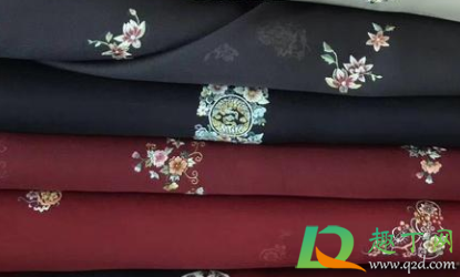 真丝材质用啥洗才好呢(真丝适合干洗吗)