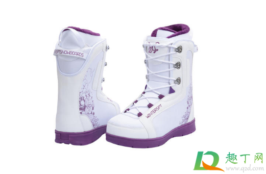 穿滑雪鞋需要脱鞋子吗(滑雪的靴子要脱鞋嘛) 穿滑雪鞋需要脱鞋子吗(滑雪的靴子要脱鞋嘛)